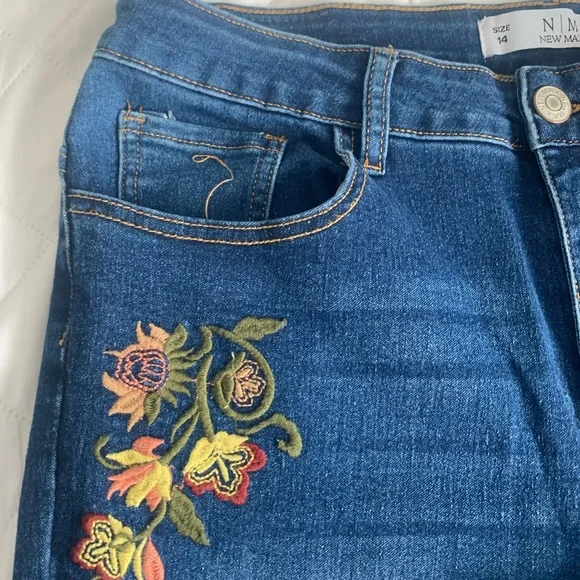 Embroidered Blue Women's Jeans - Picture 3 of 8